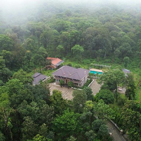 Coffee & Mist Luxury Villa- Comp Breakfast, Pool, Lounge, And Coffee Estate By Stayvista 마디케리 외부 사진