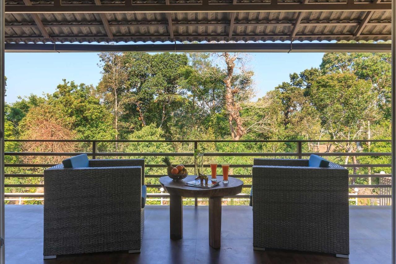 Coffee & Mist Luxury Villa- Comp Breakfast, Pool, Lounge, And Coffee Estate By Stayvista 마디케리 외부 사진