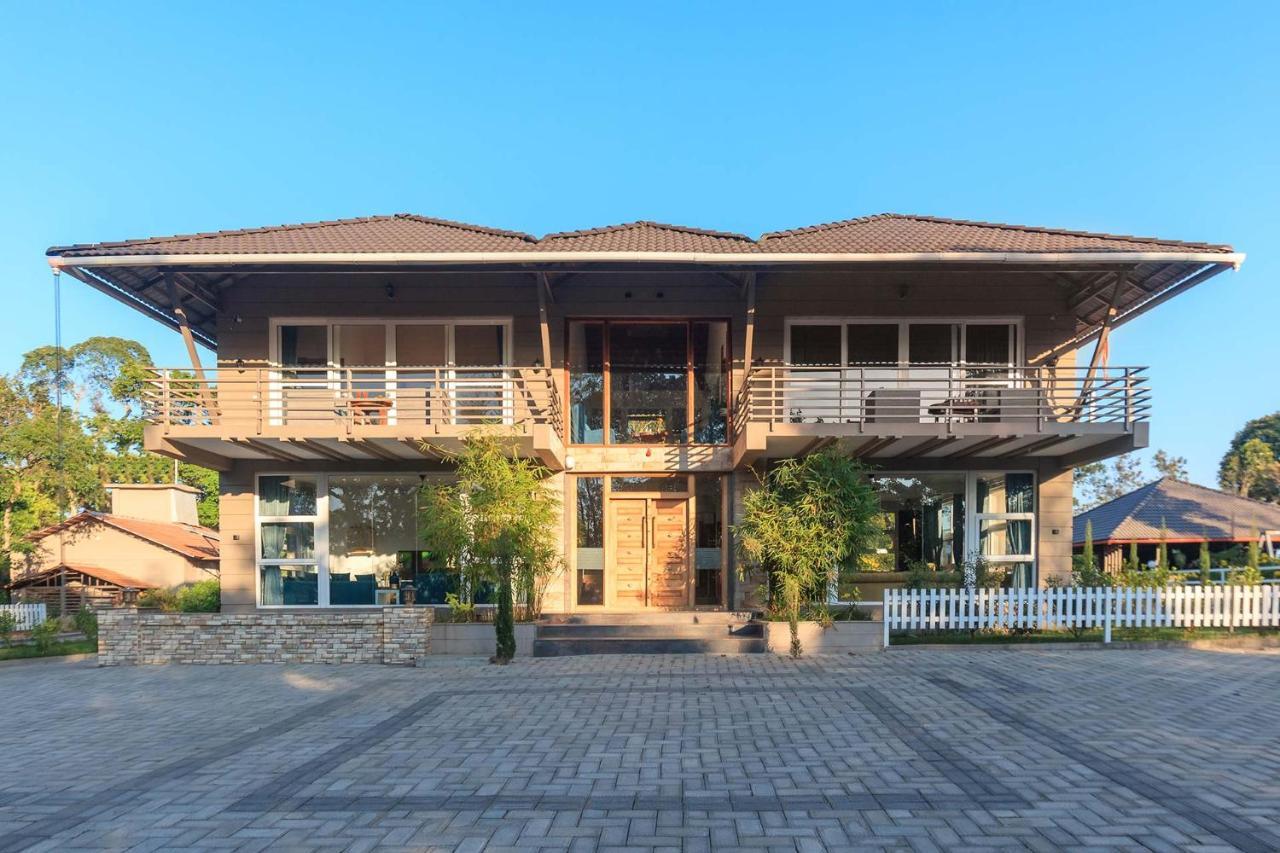 Coffee & Mist Luxury Villa- Comp Breakfast, Pool, Lounge, And Coffee Estate By Stayvista 마디케리 외부 사진