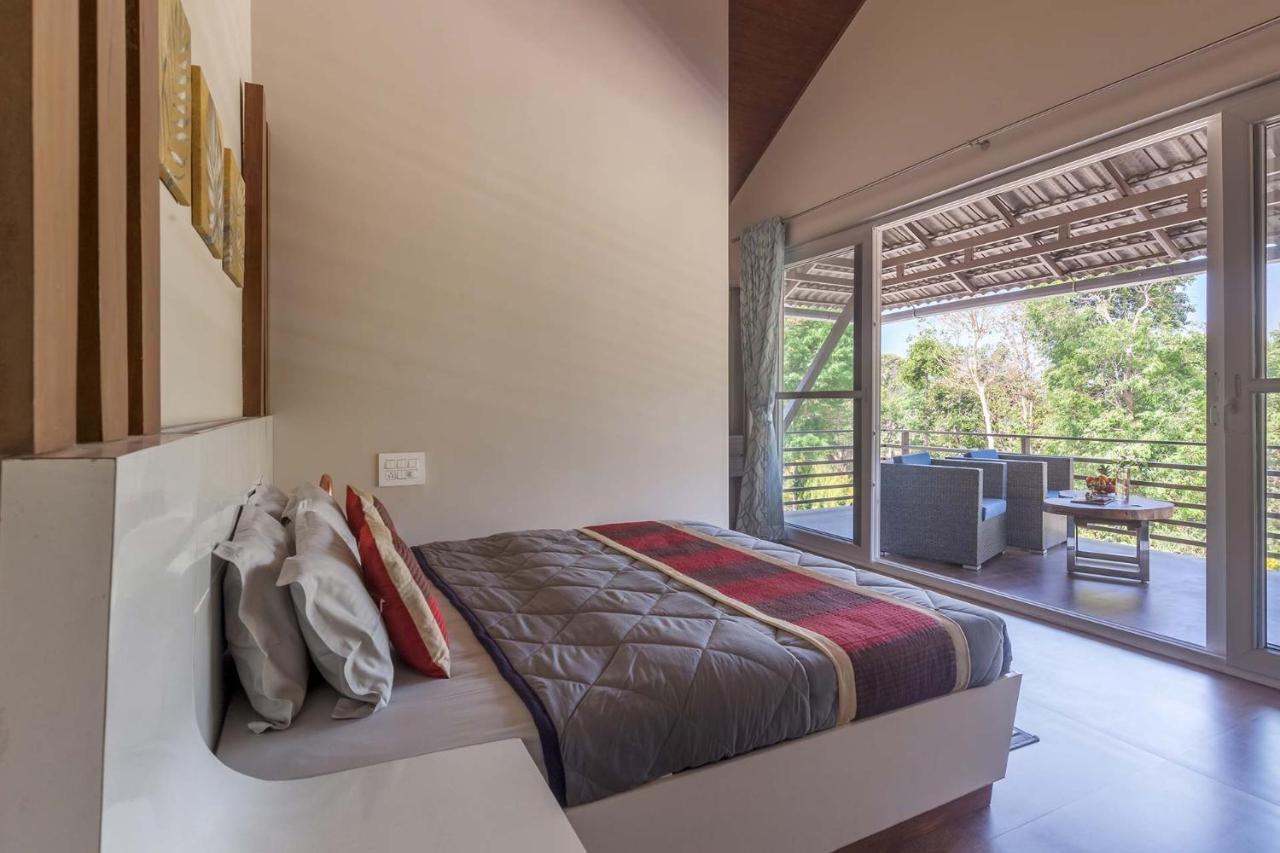 Coffee & Mist Luxury Villa- Comp Breakfast, Pool, Lounge, And Coffee Estate By Stayvista 마디케리 외부 사진