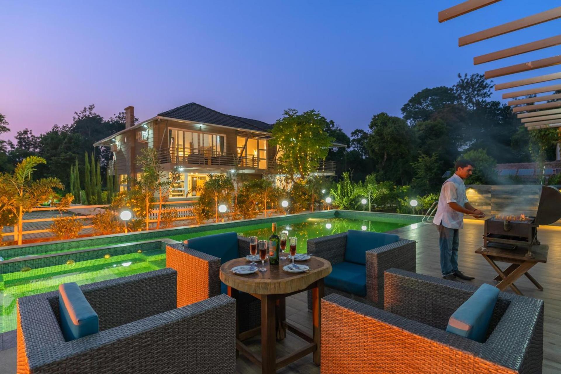 Coffee & Mist Luxury Villa- Comp Breakfast, Pool, Lounge, And Coffee Estate By Stayvista 마디케리 외부 사진
